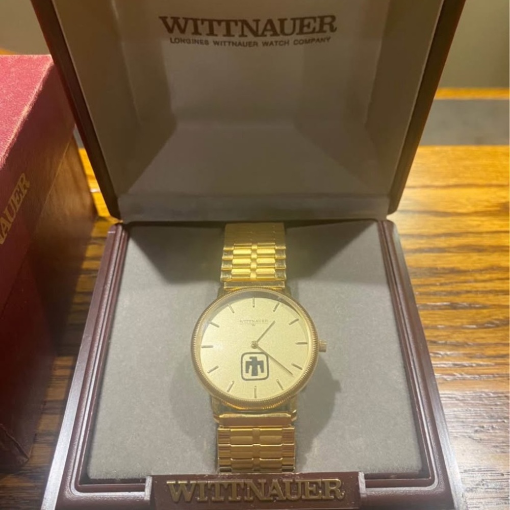 Beautiful Vintage Wittnauer Men’s Watch With original case and box!